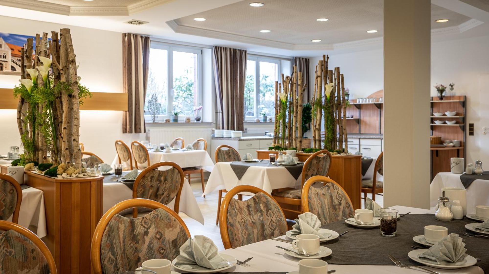Hotel Pfaelzer Hof Gmbh Braunschweig Buitenkant foto